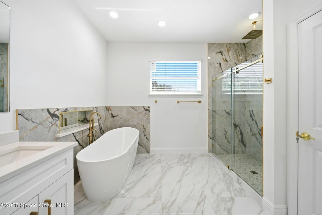 Photo of 2180 Cogan Drive SE