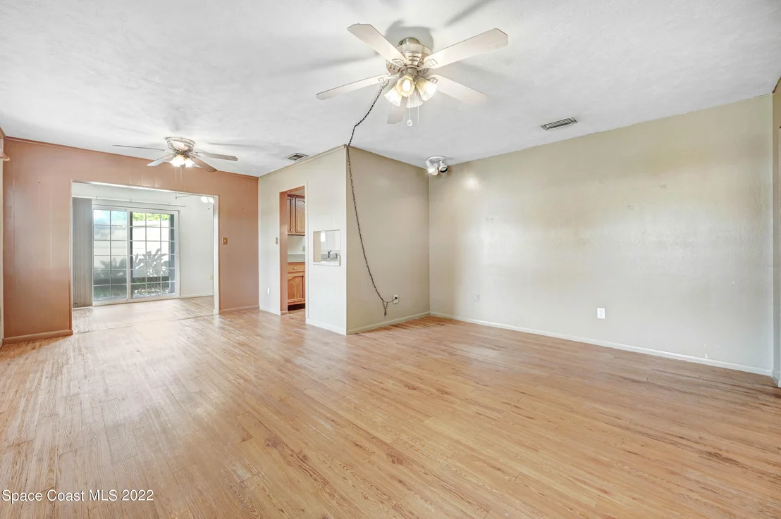 Photo of 995 Beacon Road