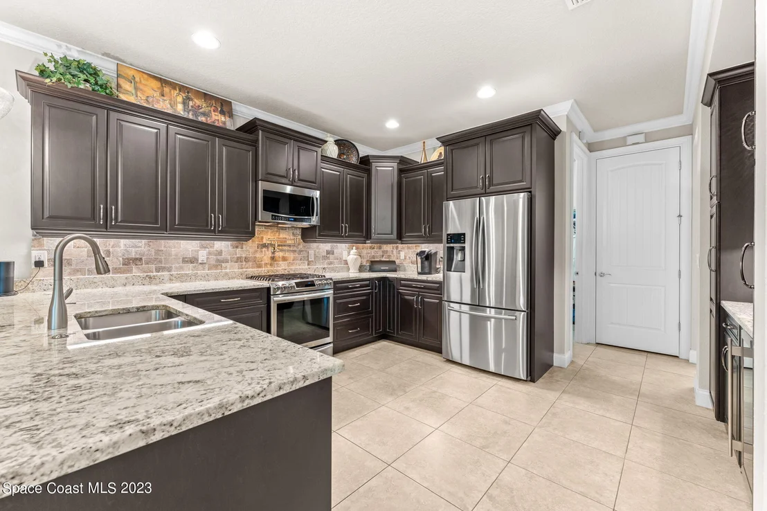 Photo of 2037 Windbrook Drive SE