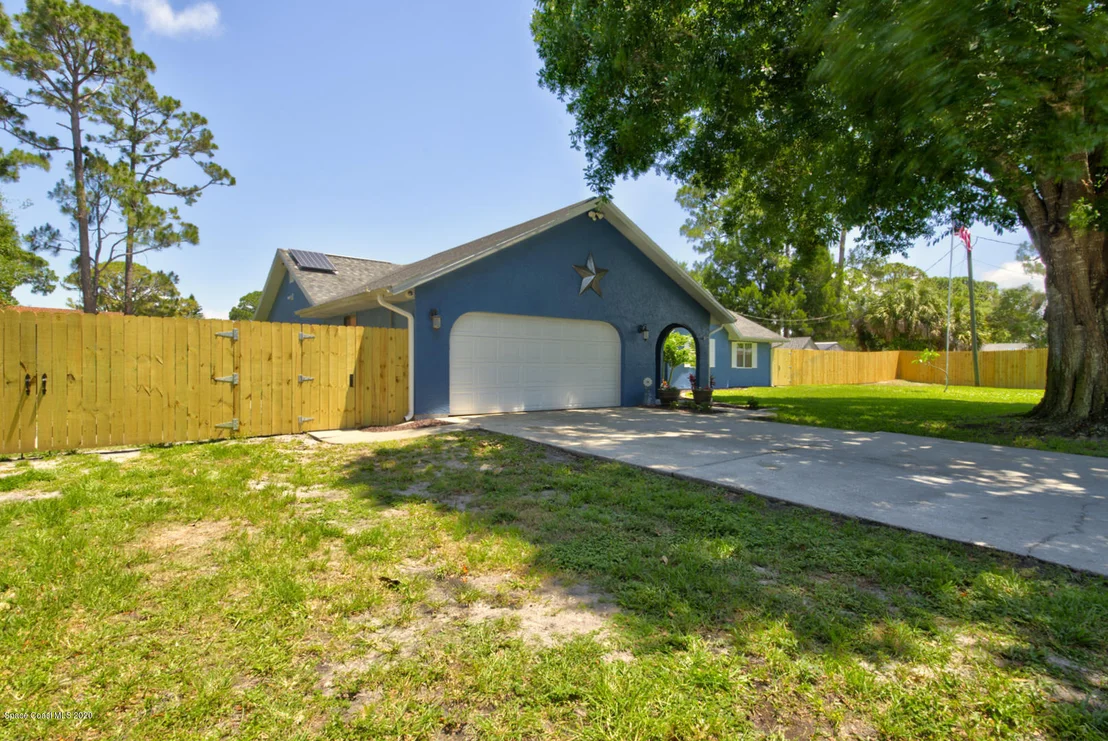 Photo of 6421 Hunt Road