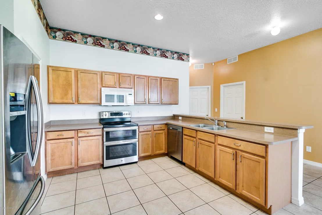 Photo of 899 Lyons Circle NW