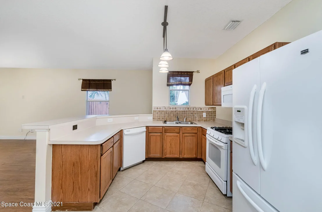 Photo of 946 Riviera Point Drive