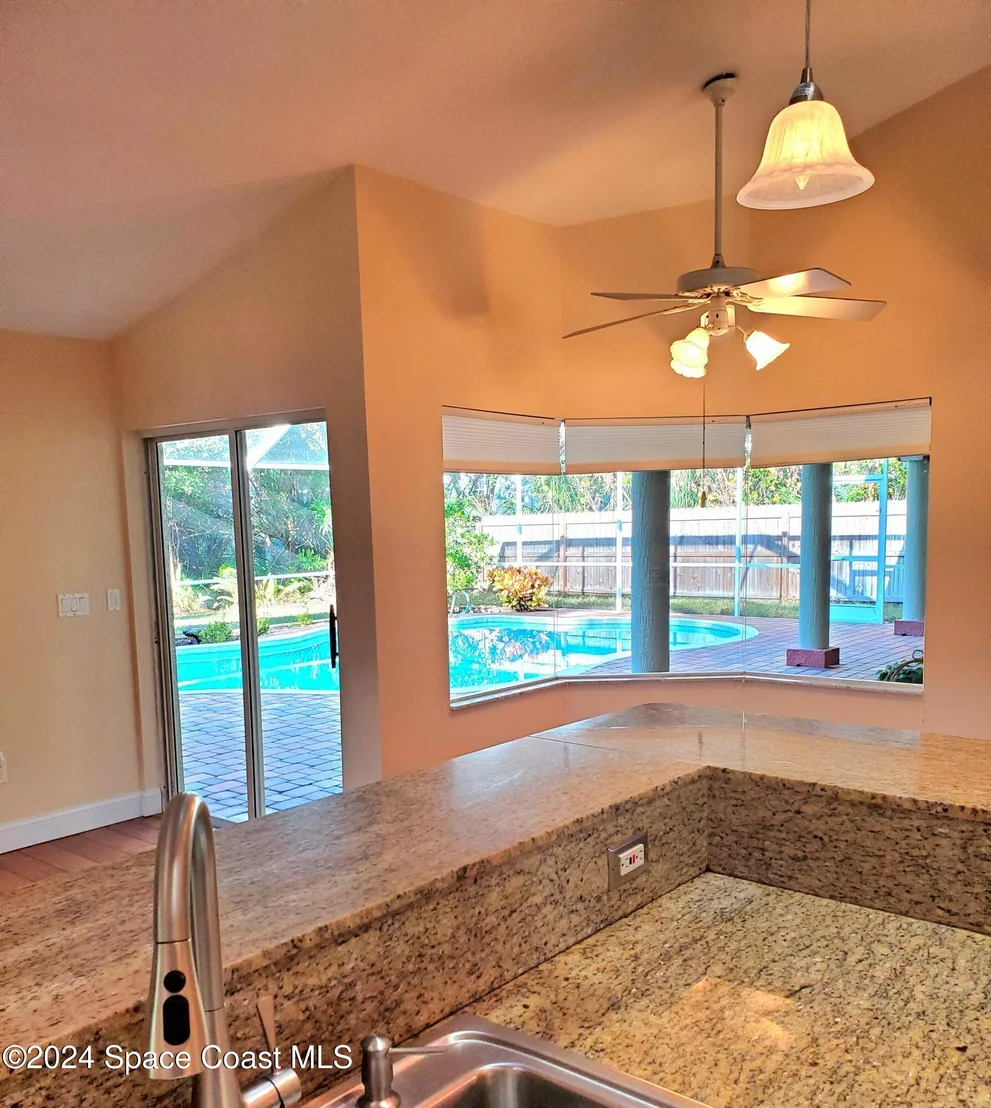 Photo of 4360 Canard Road