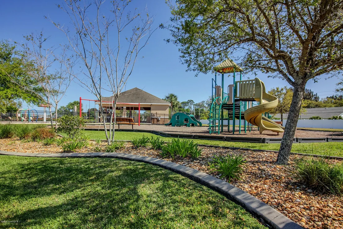 Photo of 1472 Hemingway Boulevard
