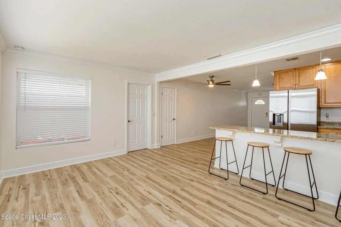 Photo of 842 Ixora Drive