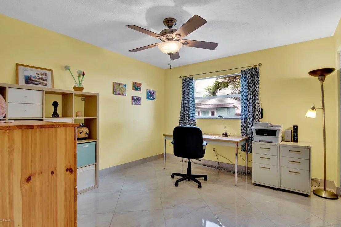 Photo of 445 Sparrow Drive