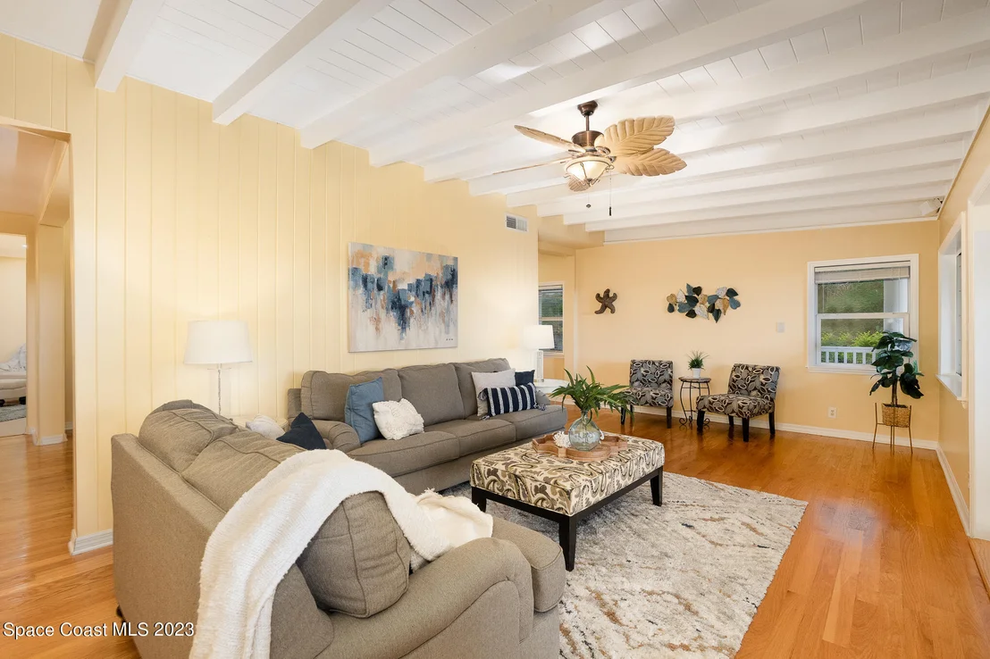 Photo of 1321 Pineapple Avenue