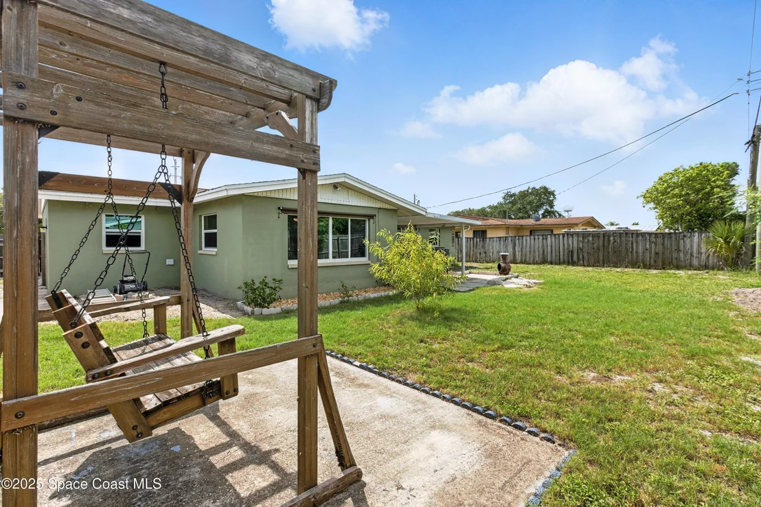 Photo of 582 Croton Road