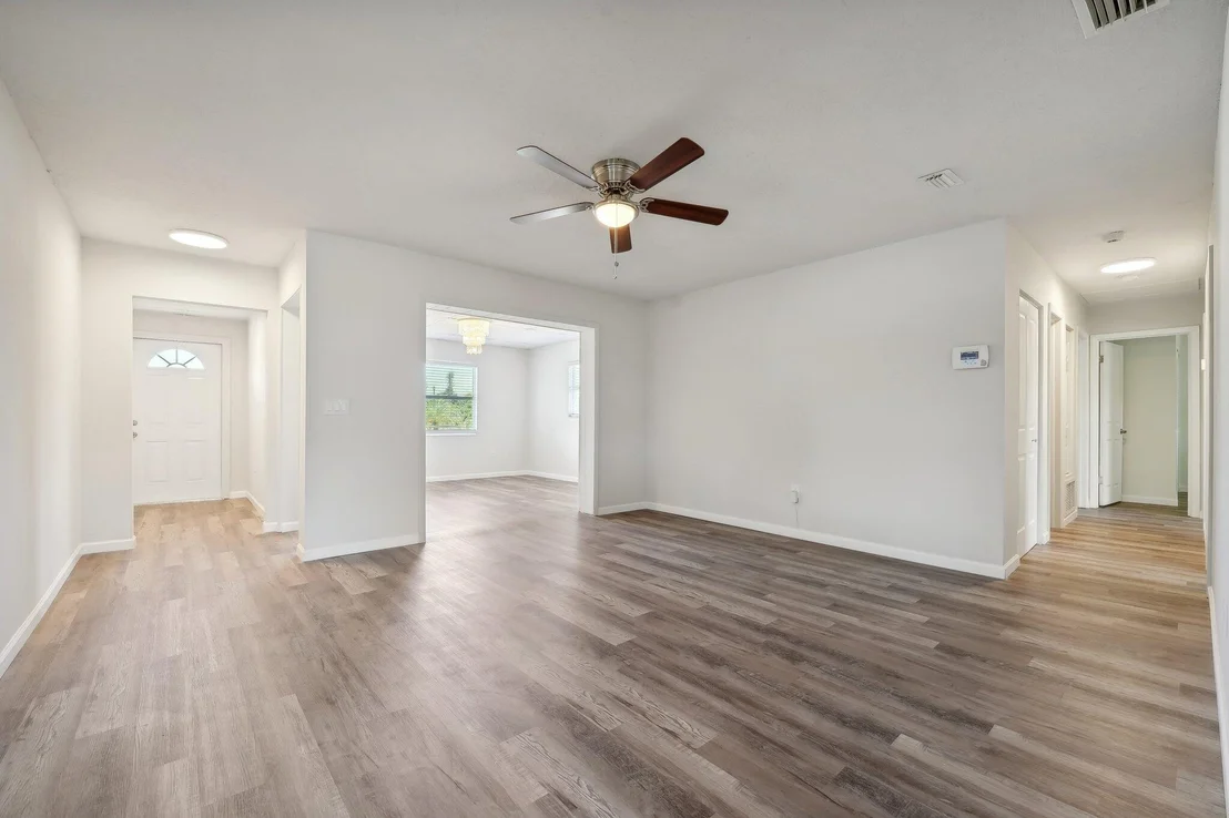 Photo of 3282 Abbott Avenue NE