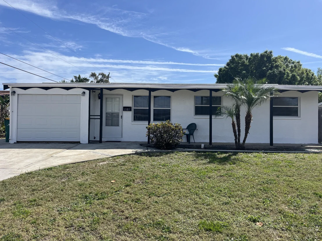 Photo of 1385 Eva Lane