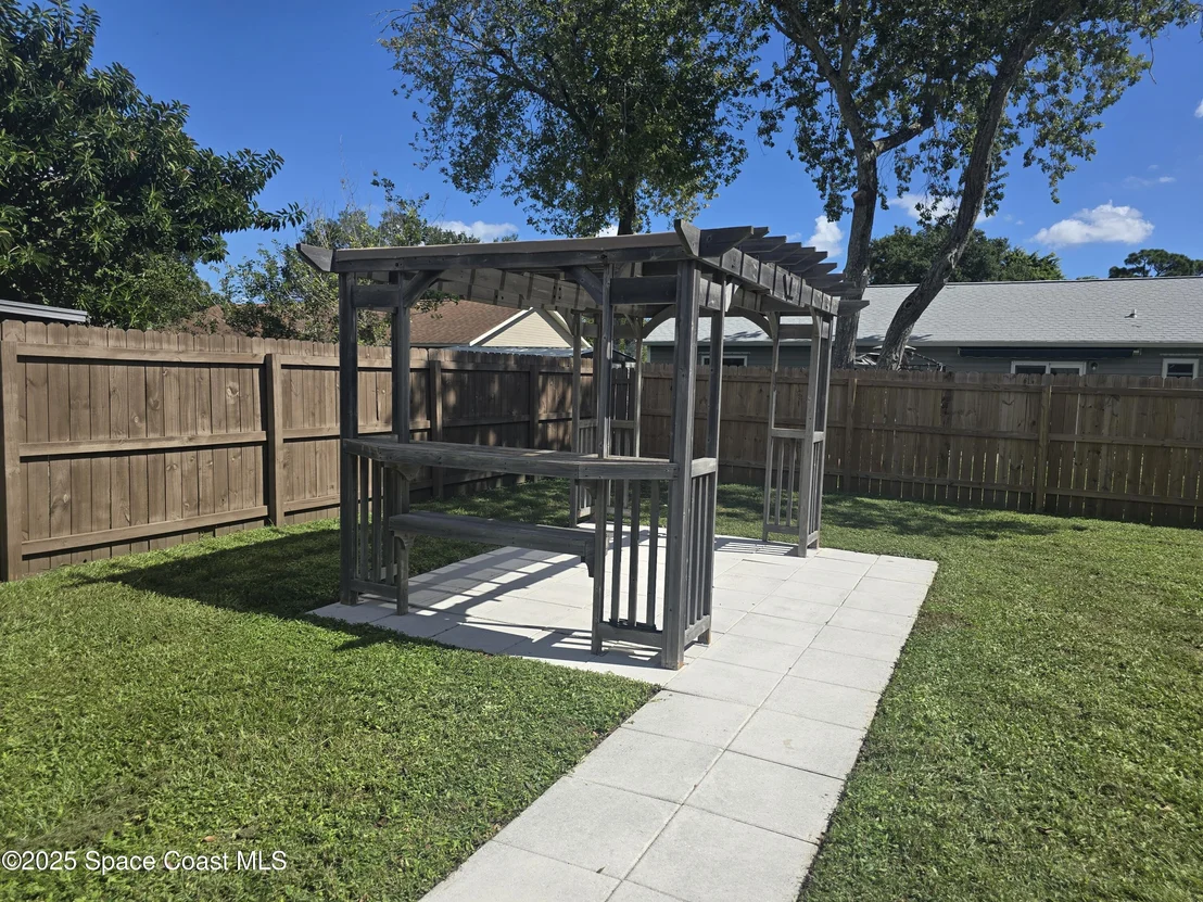 Photo of 834 Pine Shadows Avenue