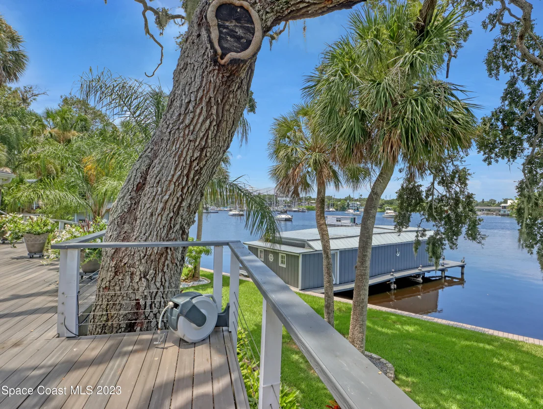 Photo of 972 W Whitmire Drive