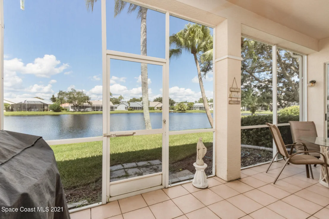 Photo of 952 Somerset Lane