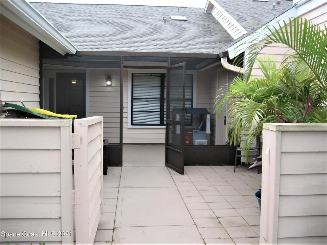 Photo of 863 Ridge Lake Drive