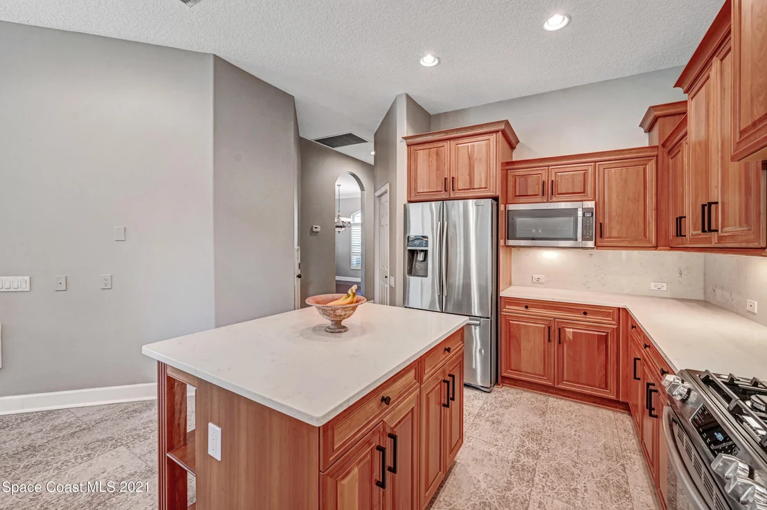 Photo of 882 Oak Park Drive