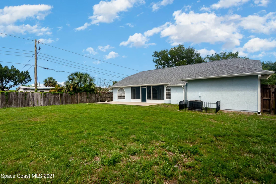 Photo of 3300 Meadowridge Drive