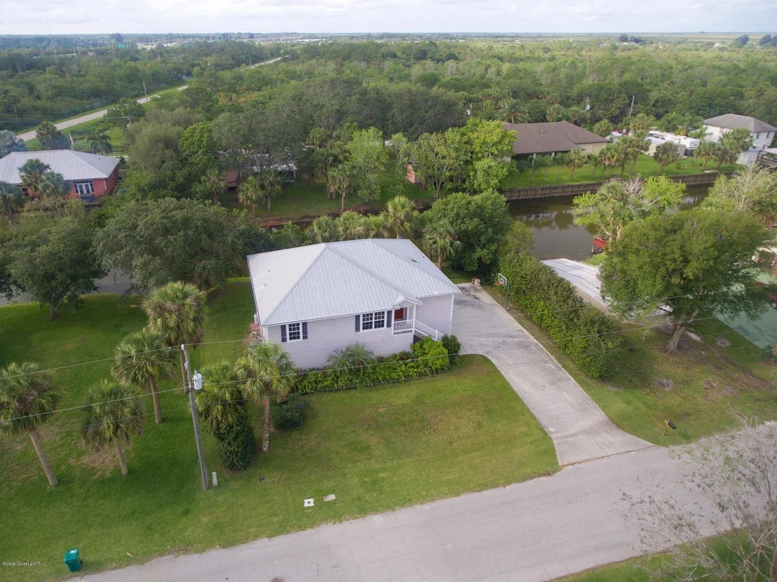 Photo of 4955 Evinrude Road