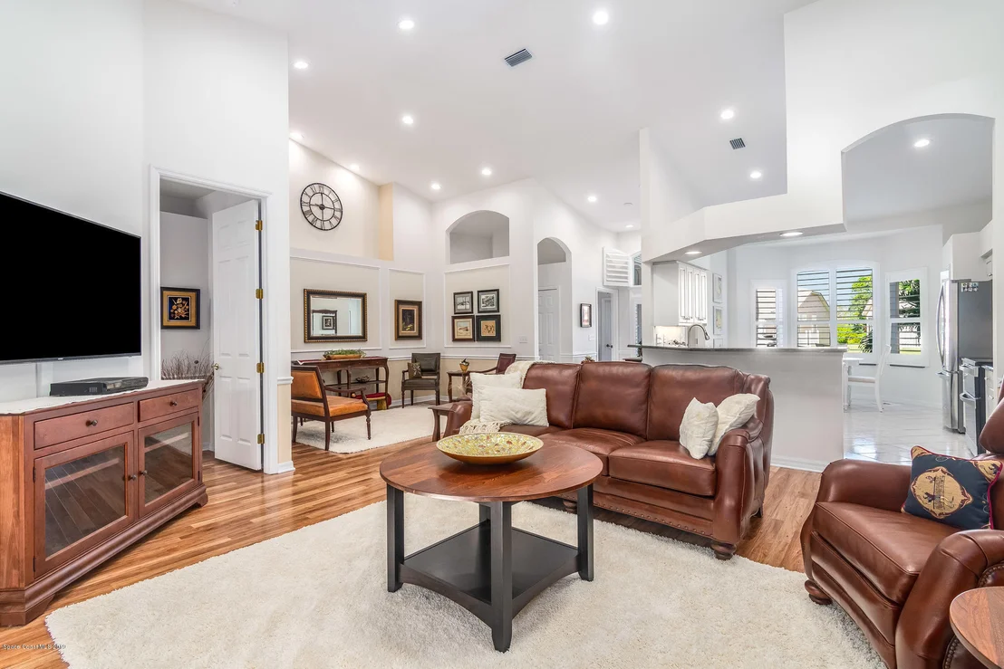 Photo of 439 Renaissance Avenue