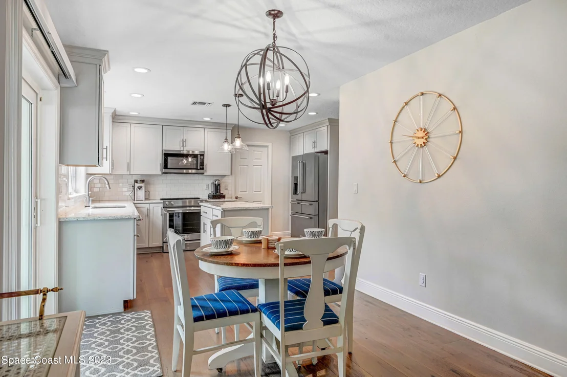 Photo of 2225 Royal Oaks Drive