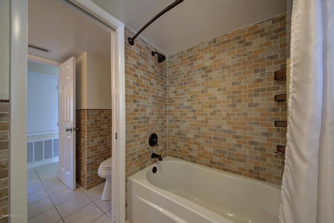 Photo of 433 Cardinal Drive