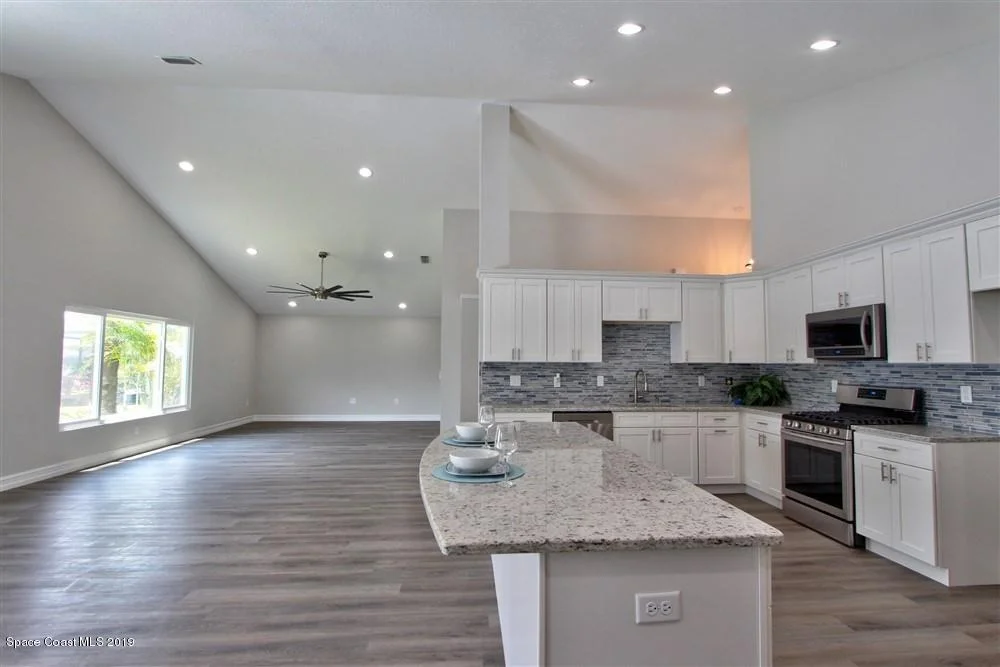 Photo of 2090 Lionel Drive