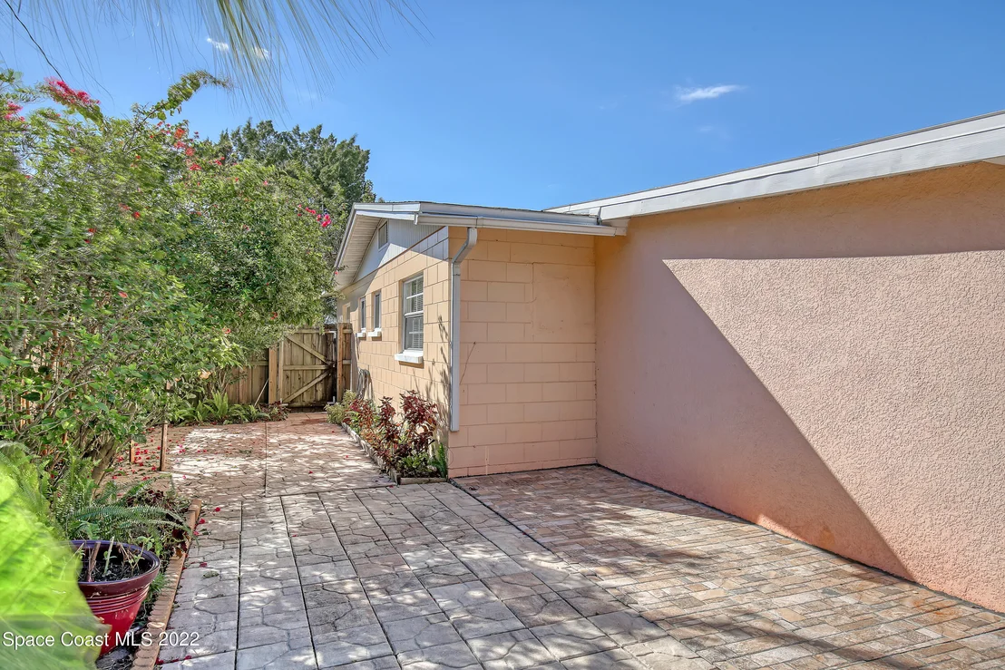 Photo of 972 Miracle Way