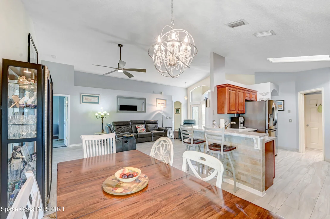 Photo of 2589 Addington Circle