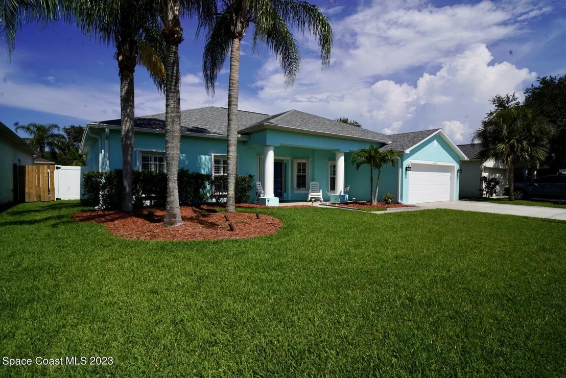 Photo of 825 Triple Crown Lane