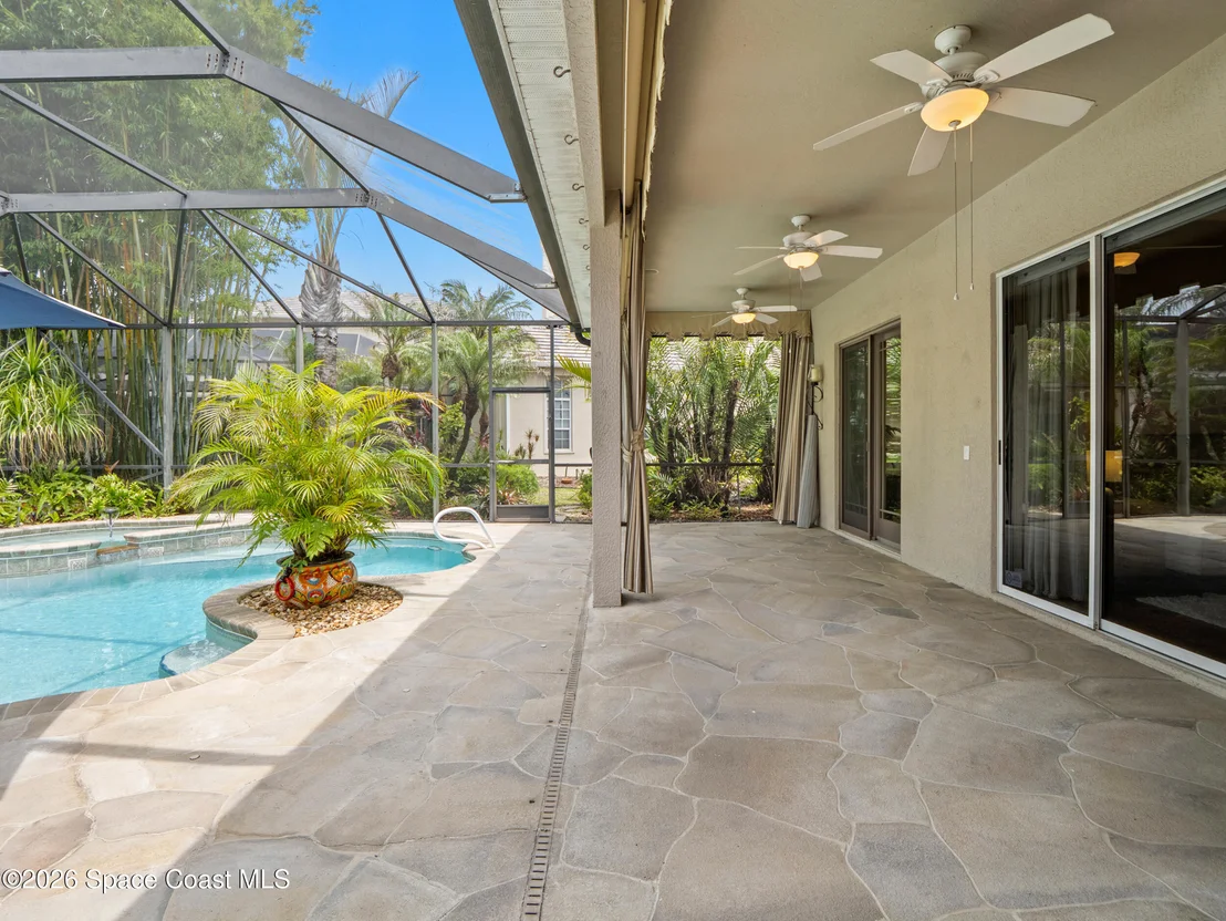 Photo of 992 Balmoral Way