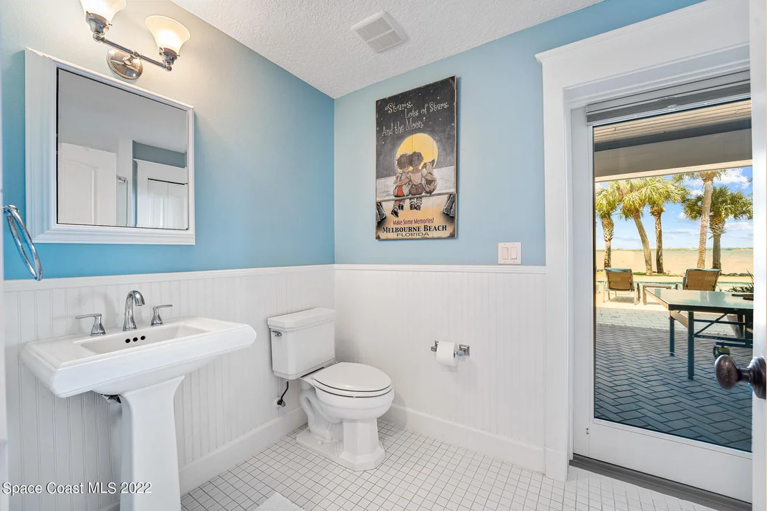 Photo of 437 River View Lane