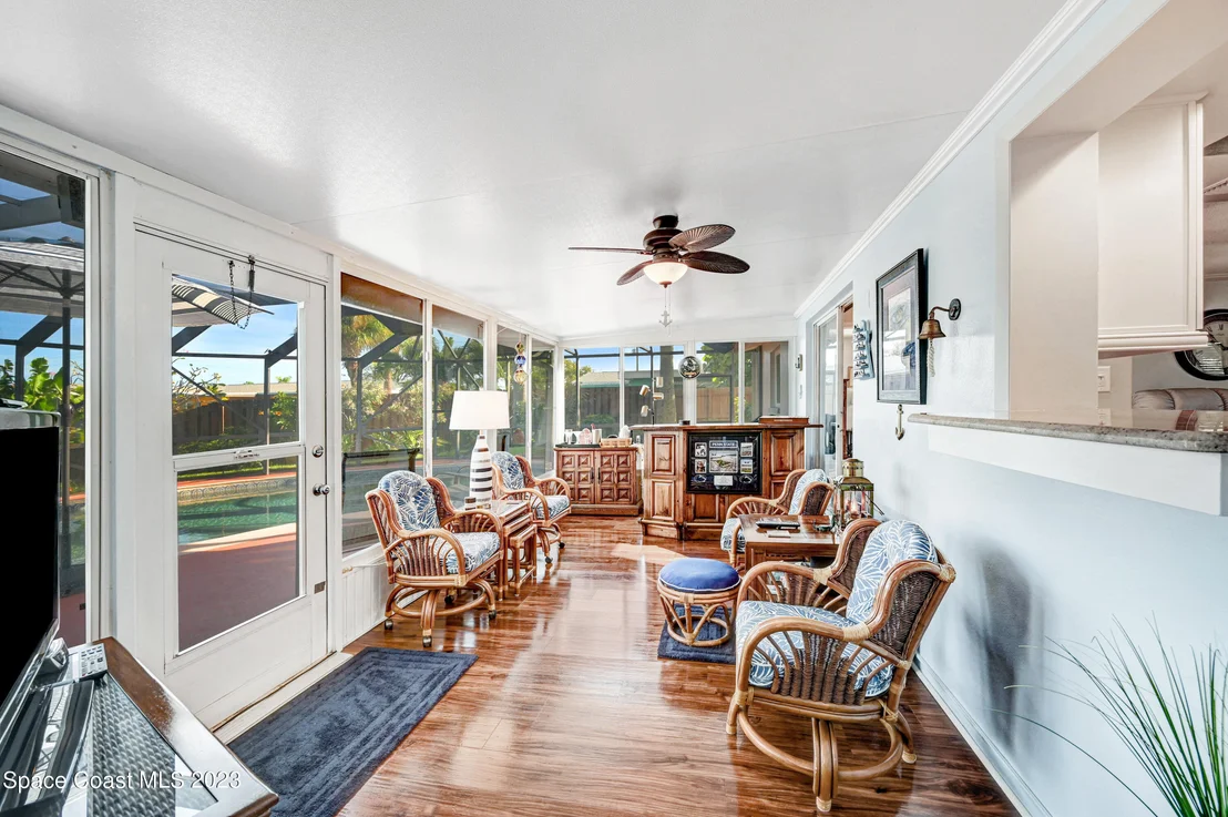 Photo of 405 Thrush Drive