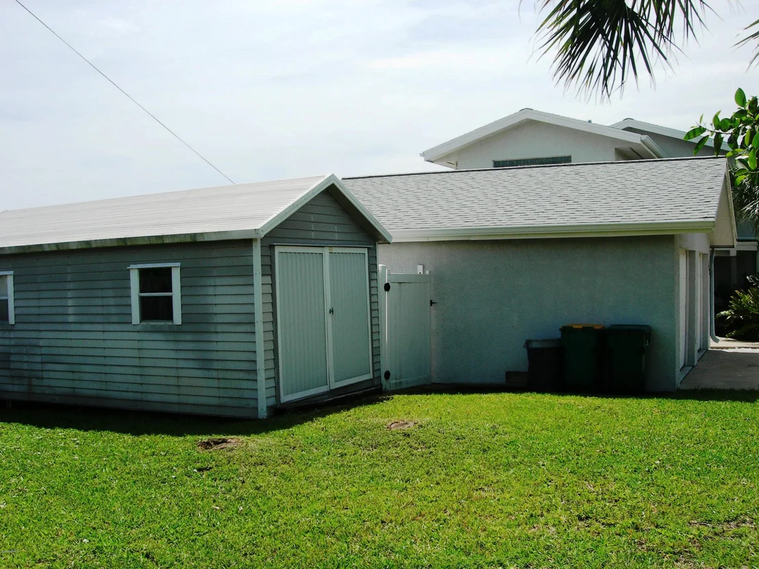 Photo of 2839 Pineapple Avenue