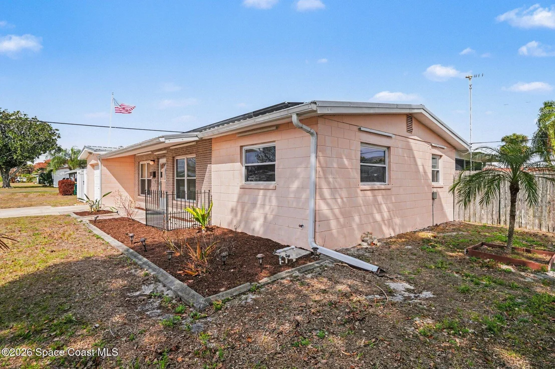 Photo of 1714 Hudson Circle N
