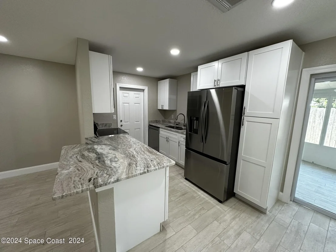 Photo of 1171 Abbey Circle NE