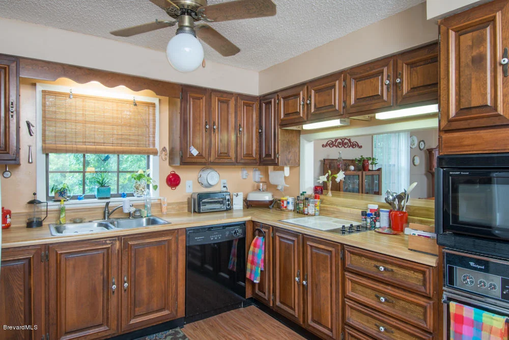 Photo of 3230 Leghorn Road