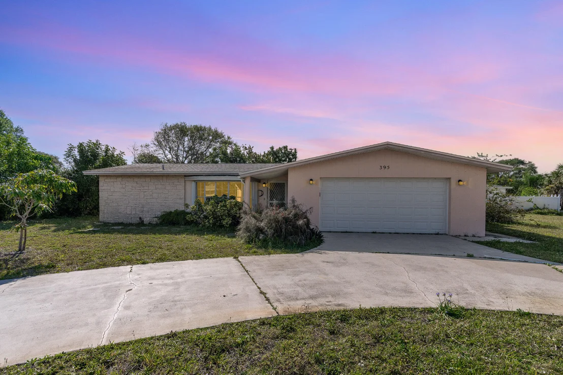 Photo of 395 Willow Drive