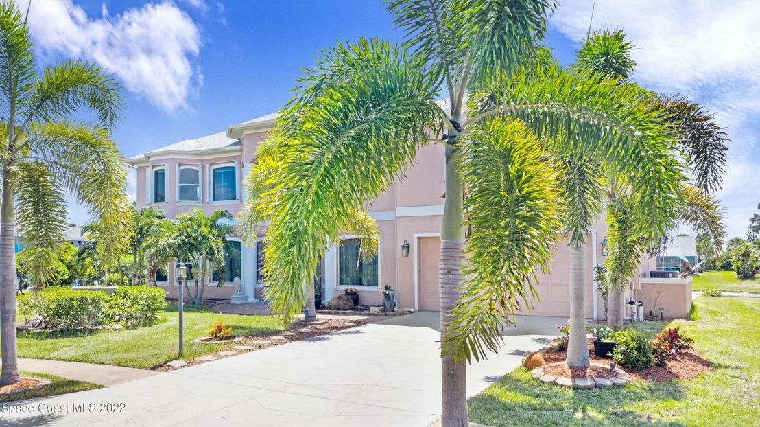 Photo of 334 Island Drive