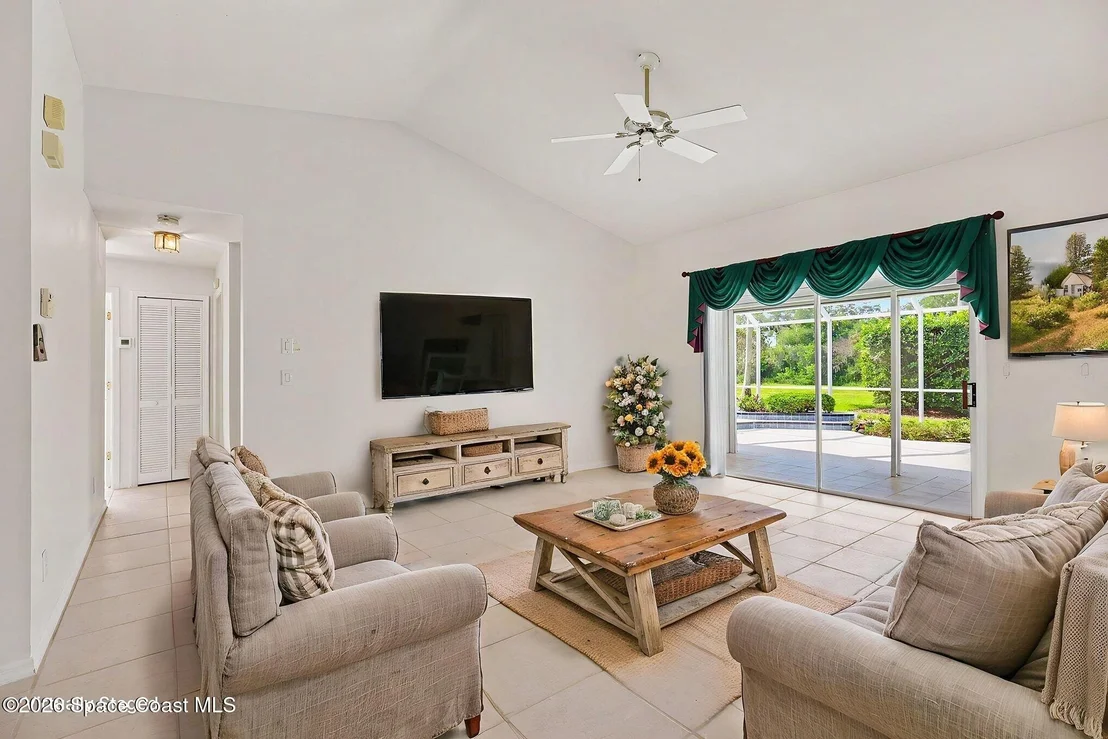 Photo of 1230 Meadowbrook Road NE