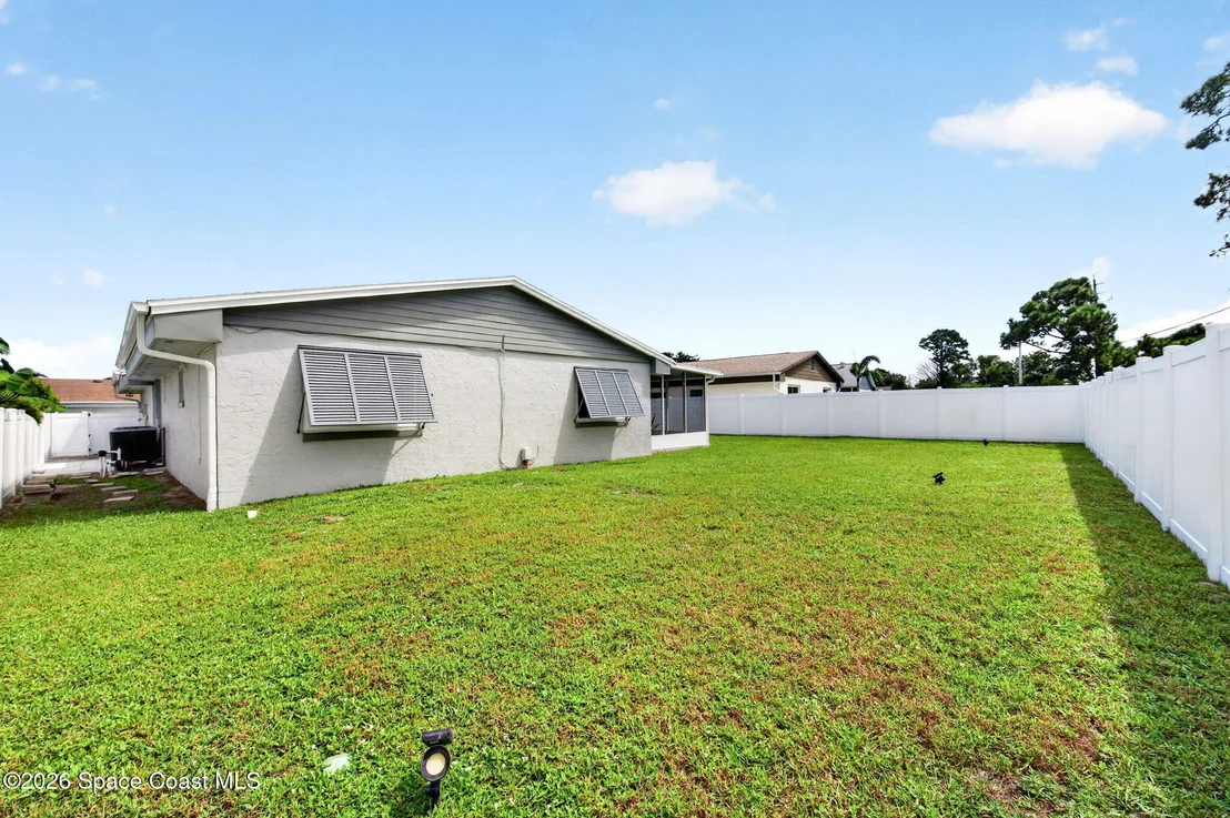 Photo of 414 Myrtlewood Road