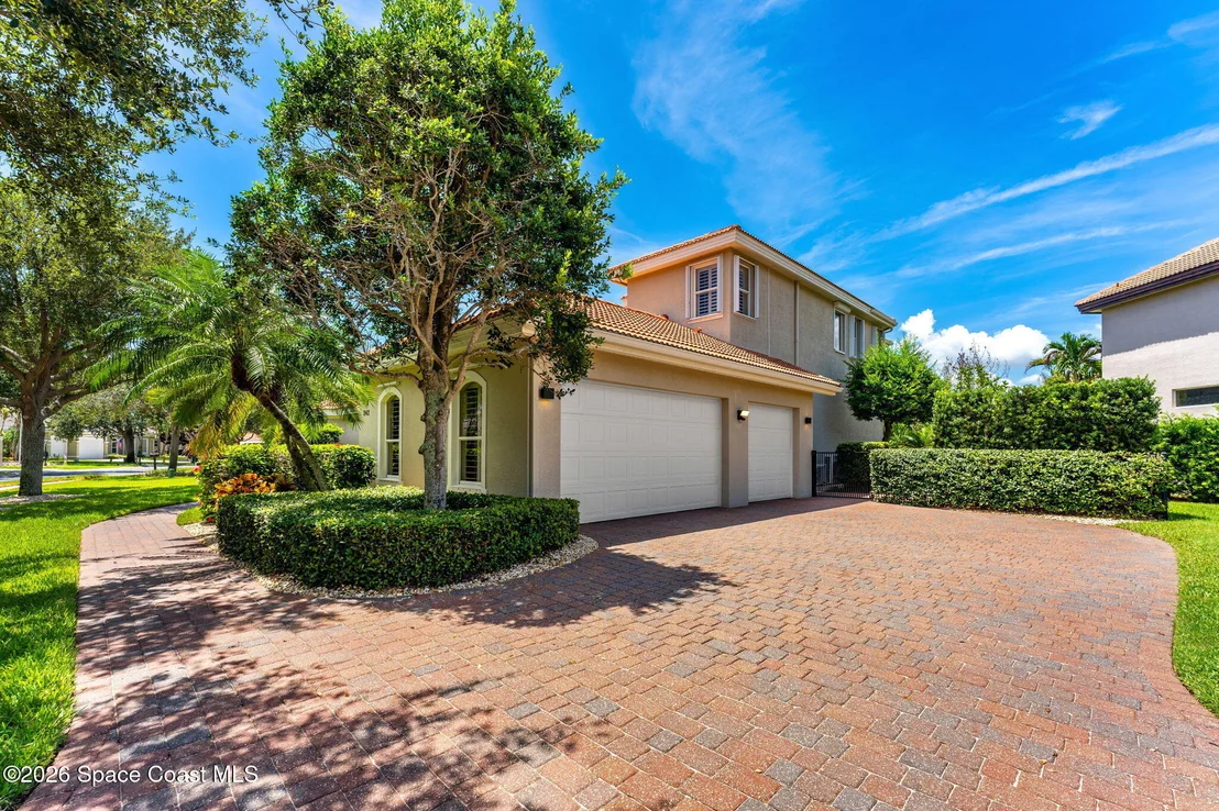 Photo of 242 Flanders Drive