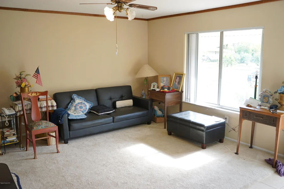 Photo of 966 Mariposa Drive NE
