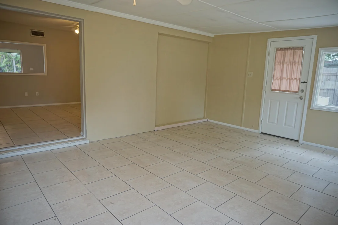 Photo of 971 Fulton Lane NE