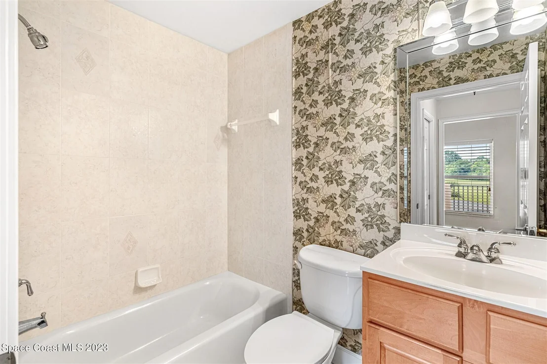 Photo of 915 Chatsworth Drive