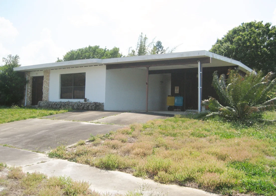 Photo of 802 NE Hampton Drive