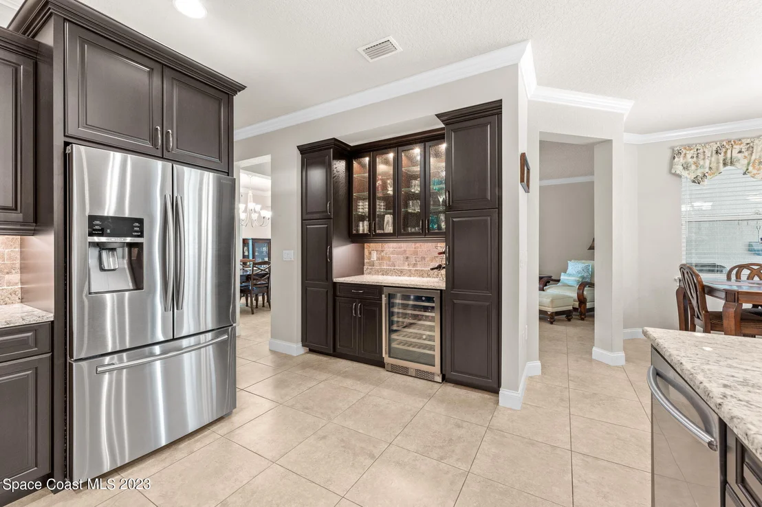 Photo of 2037 Windbrook Drive SE