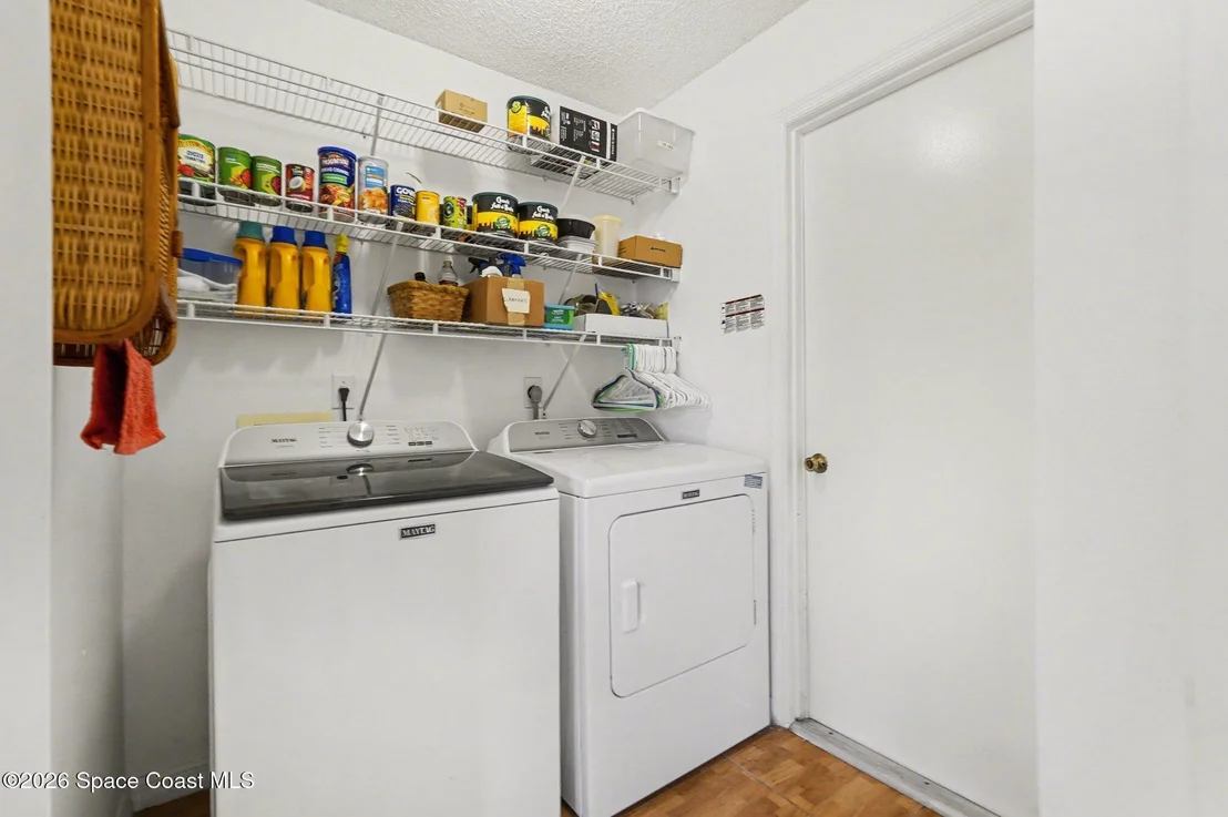 Photo of 938 Commerce Road SE