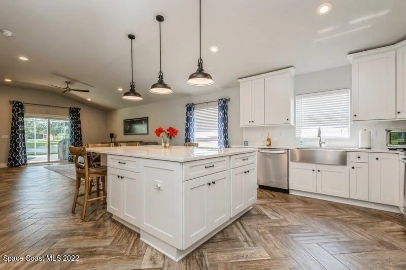 Photo of 960 Shaw Circle