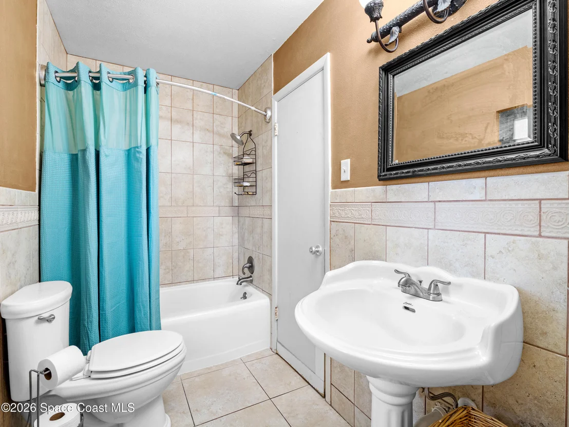 Photo of 1209 Vanderbilt Lane