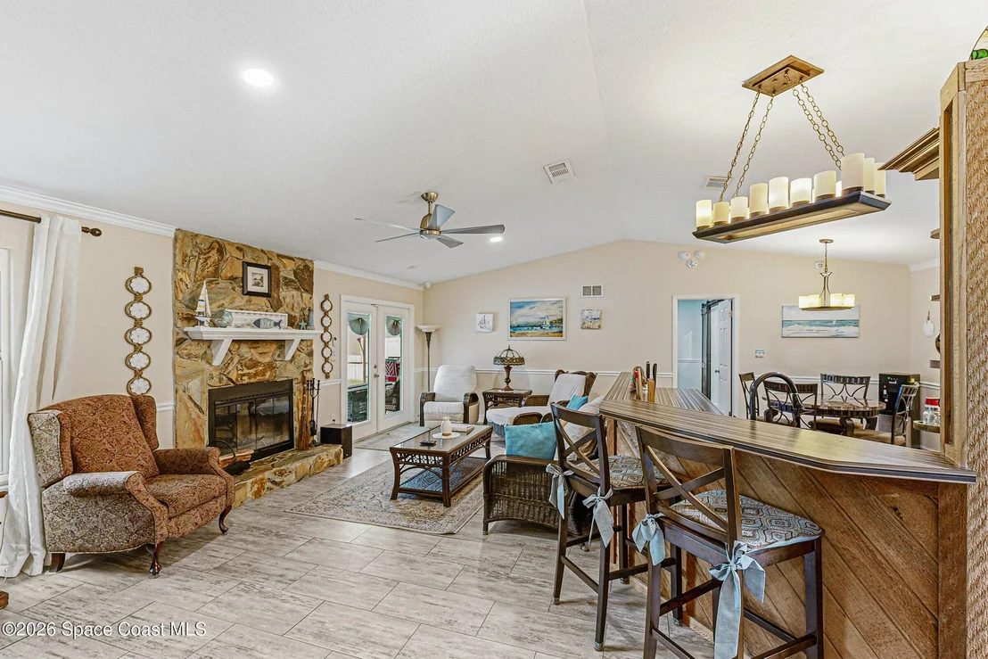 Photo of 413 Orlov Road NW