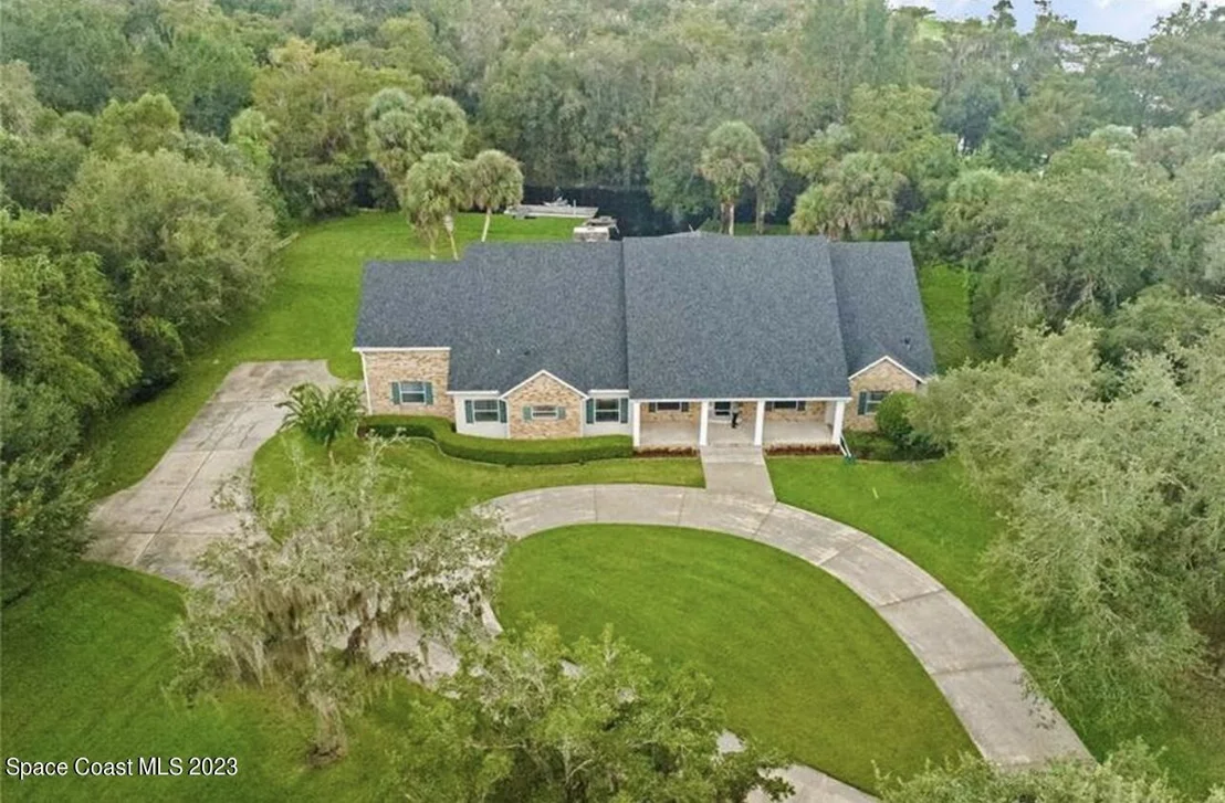 Photo of 927 Iron Bend Trail
